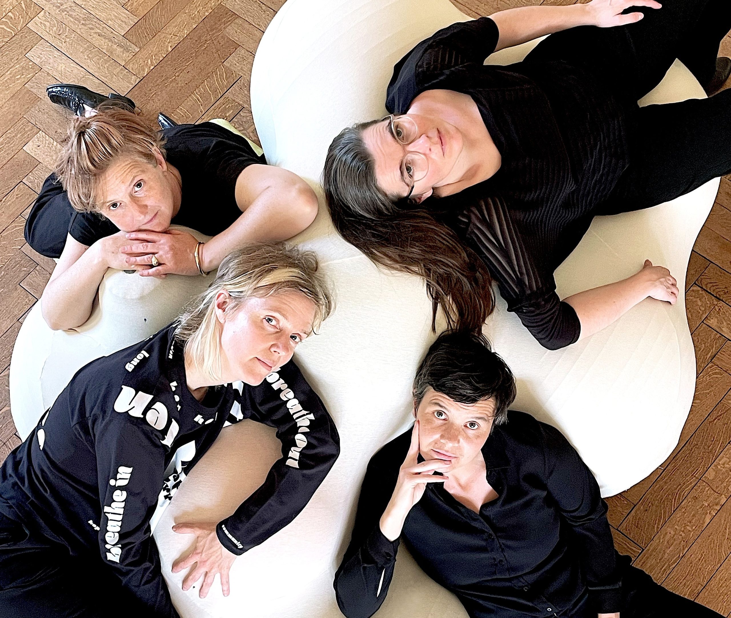 Quartett PLUS 1_happy sorrow_1b_Foto_Leonie Falke - Kopie